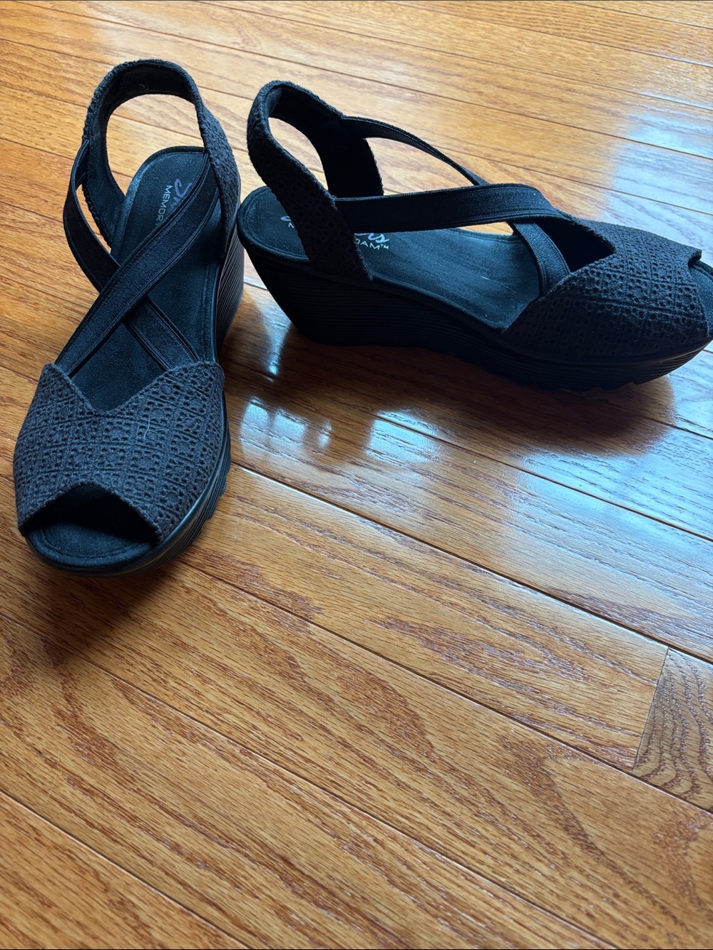 Skechers memory foam black wedges